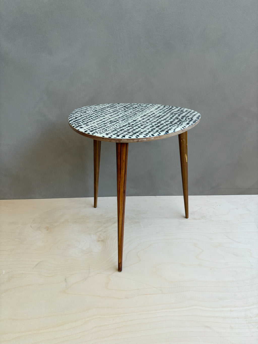 Guinea Fowl White Nesting Tables