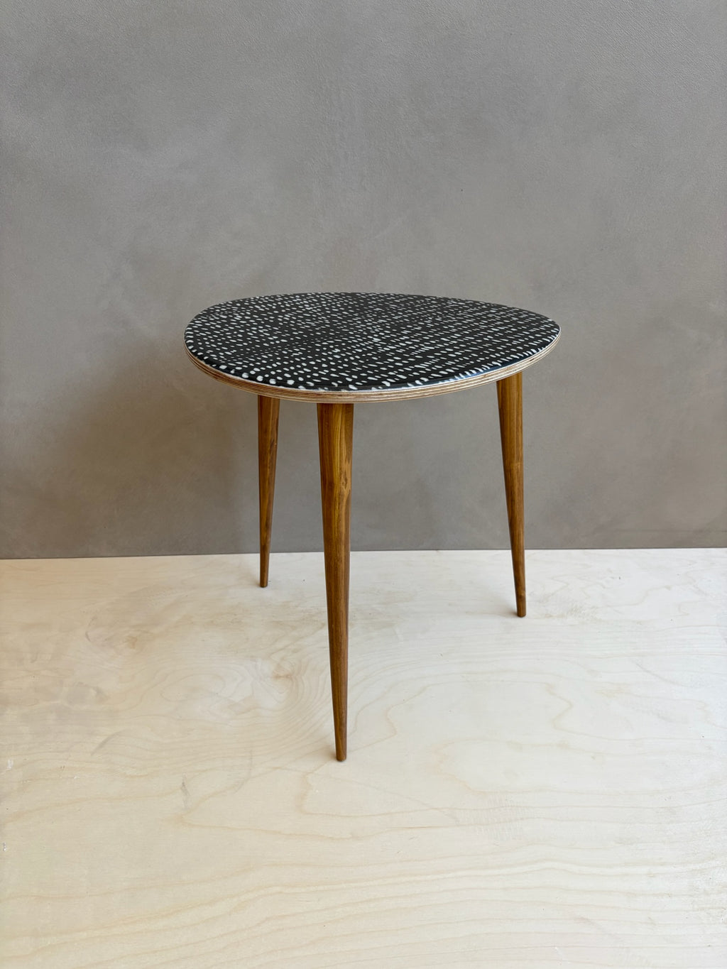 Guinea Fowl Black Nesting Tables