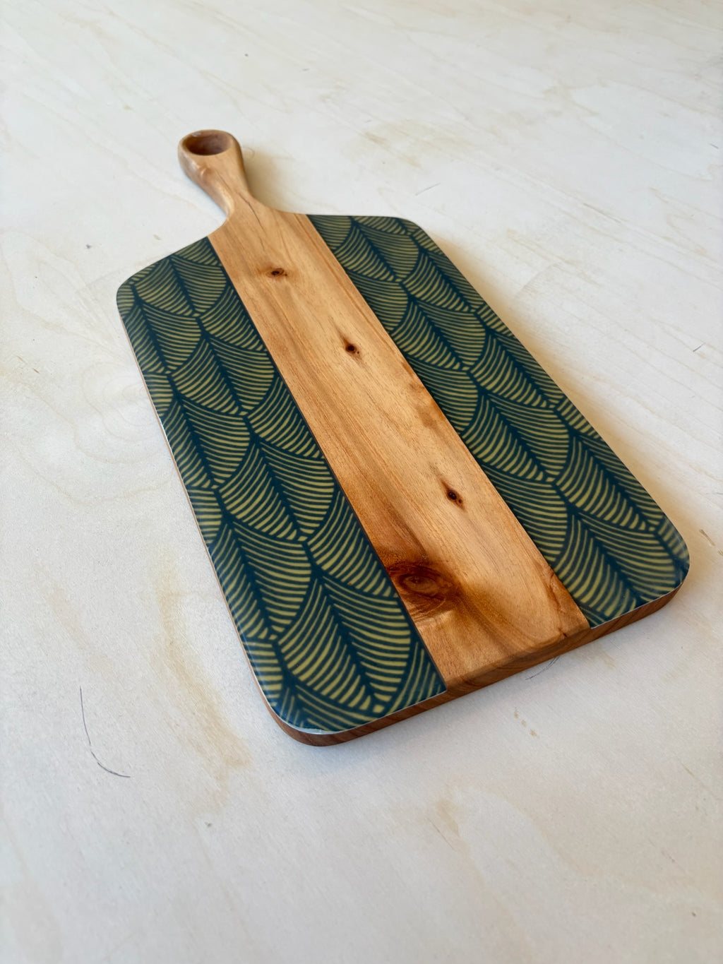 Yellow Scale Handle Cheeseboard
